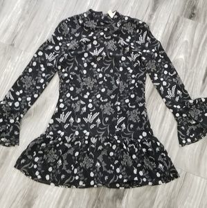 H&M Dresses - H&M long sleeve ruffle flower everyday dress H&M Dresses - H&M long sleeve ruffle flower everyday dress